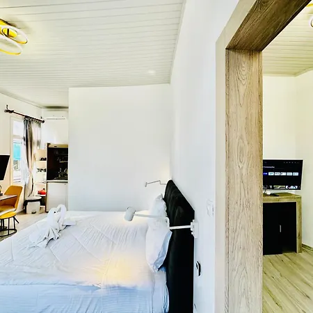 Travelers Luxury Suites, Studios & Apartments Corfu  Exteriér fotografie