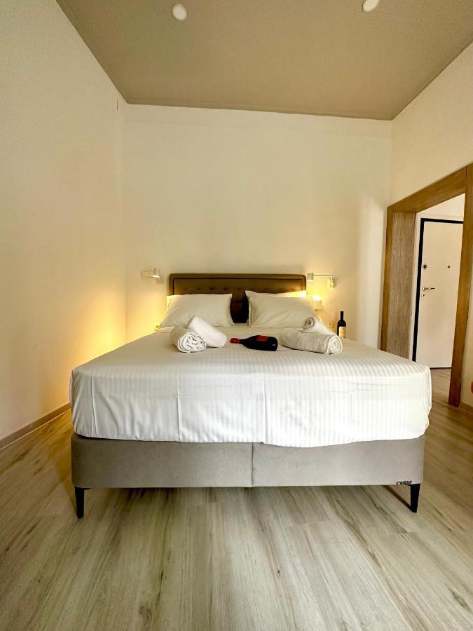 Travelers Luxury Suites, & Apartment *