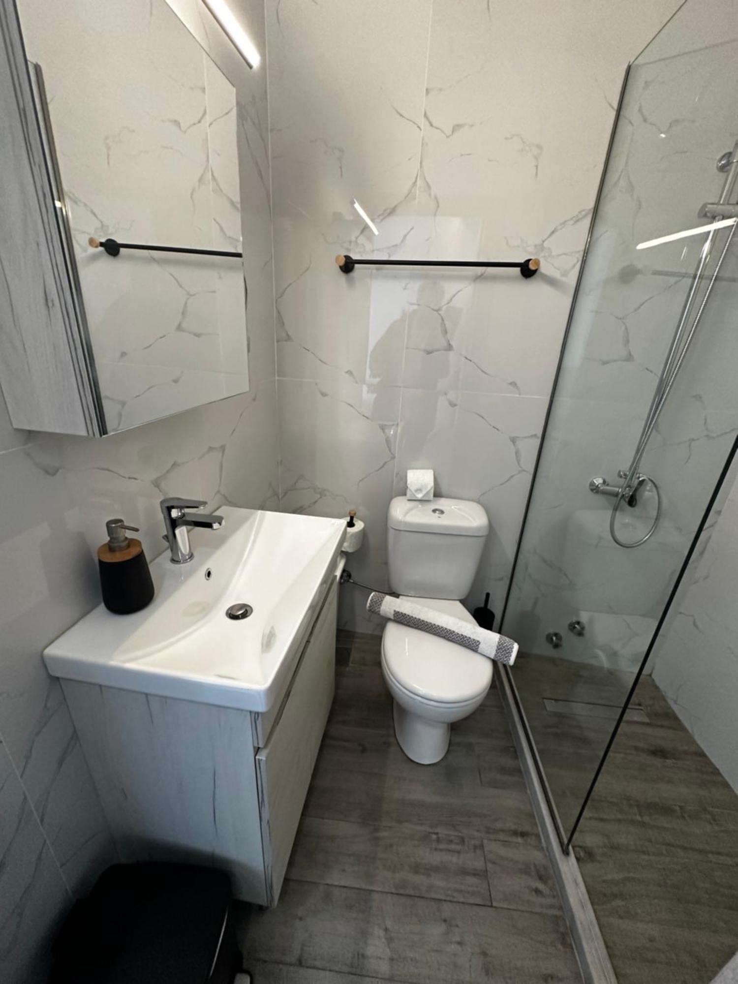 Travelers Luxury Suites, & *