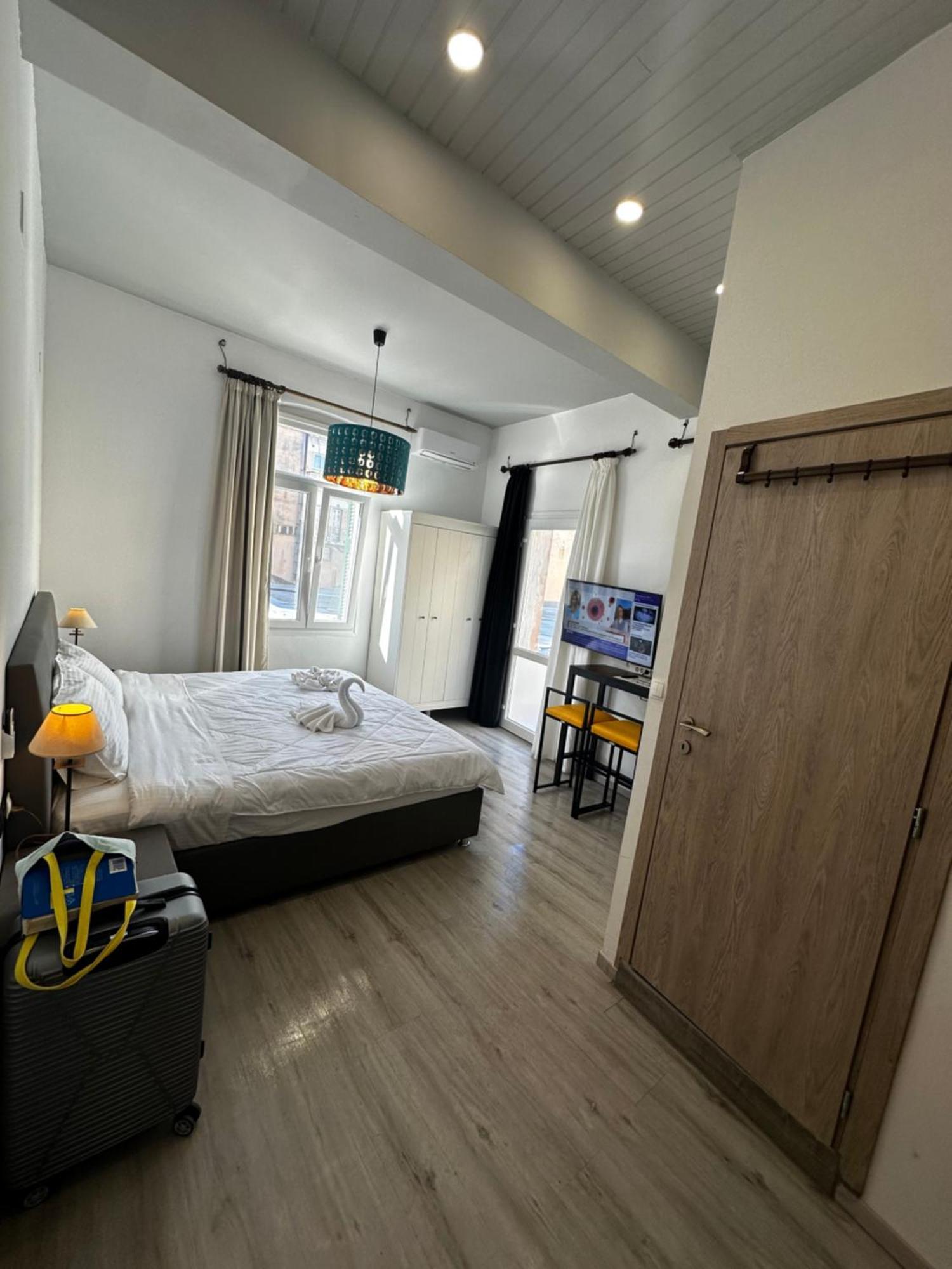 Travelers Luxury Suites, & Apartment