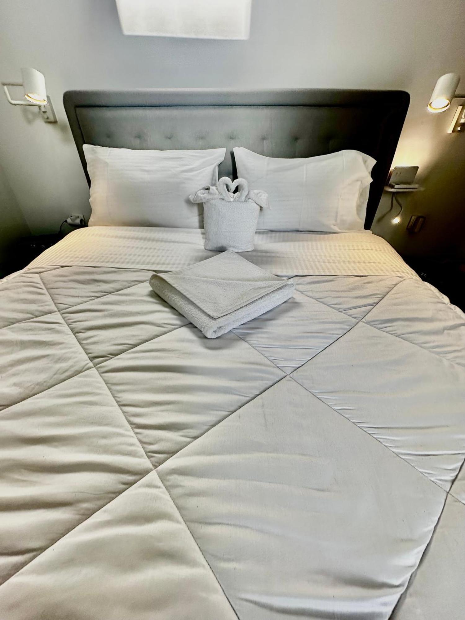 Travelers Luxury Suites, & * Corfu (city)