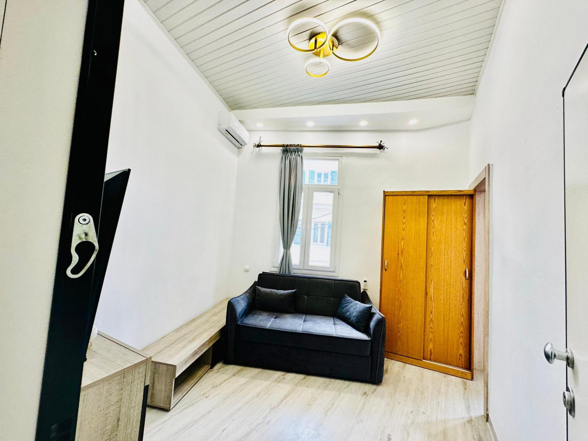 Travelers Luxury Suites, & Apartment *