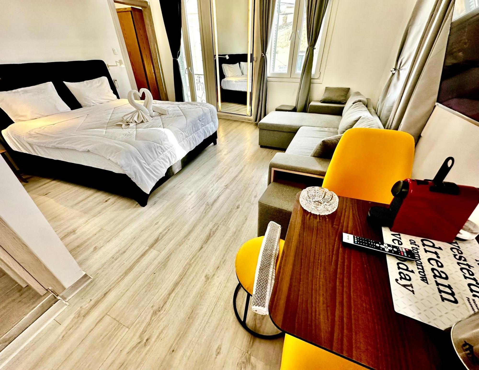 Travelers Luxury Suites, & * Corfu (city)