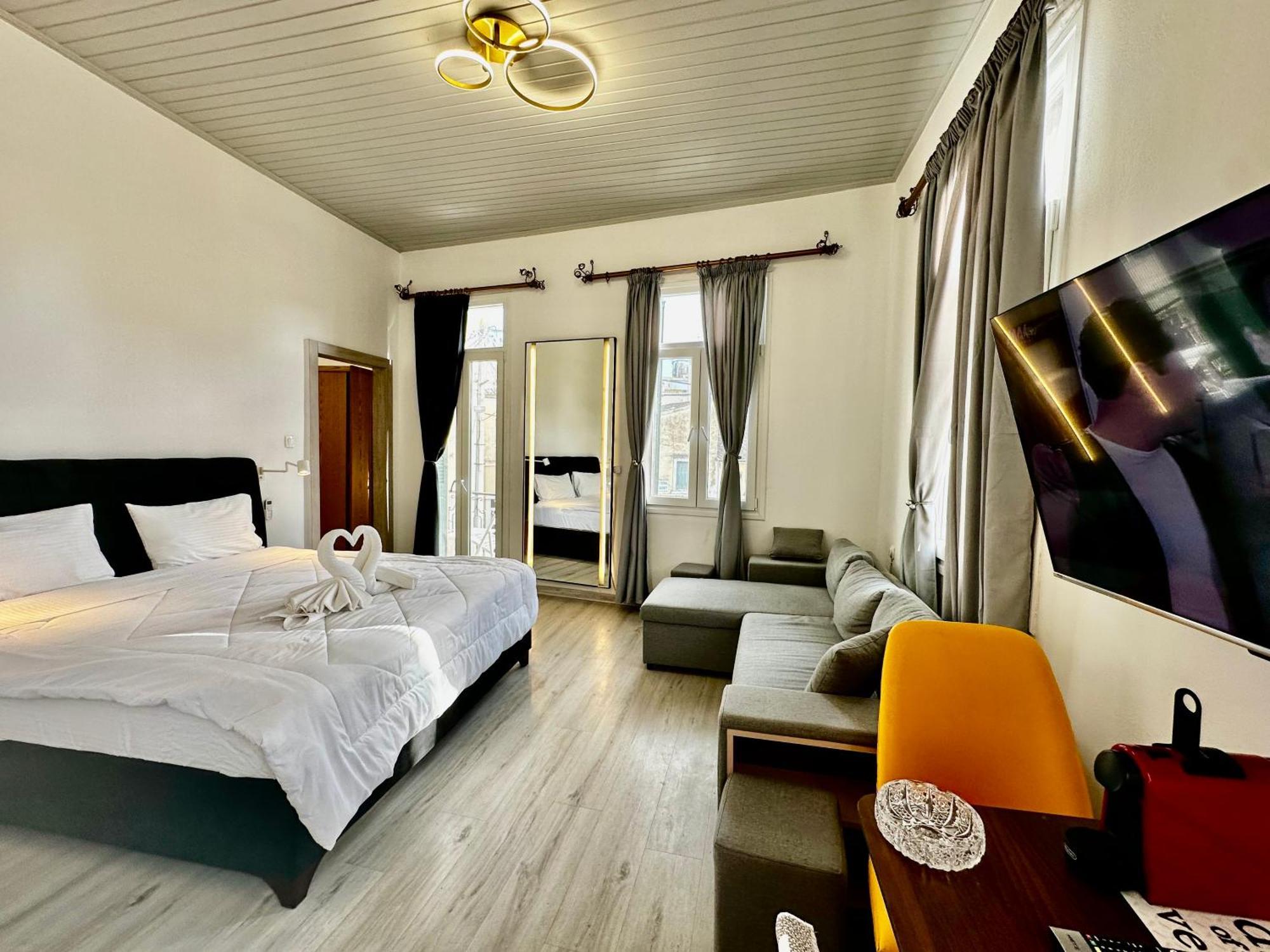 Travelers Luxury Suites, & Corfu (city)