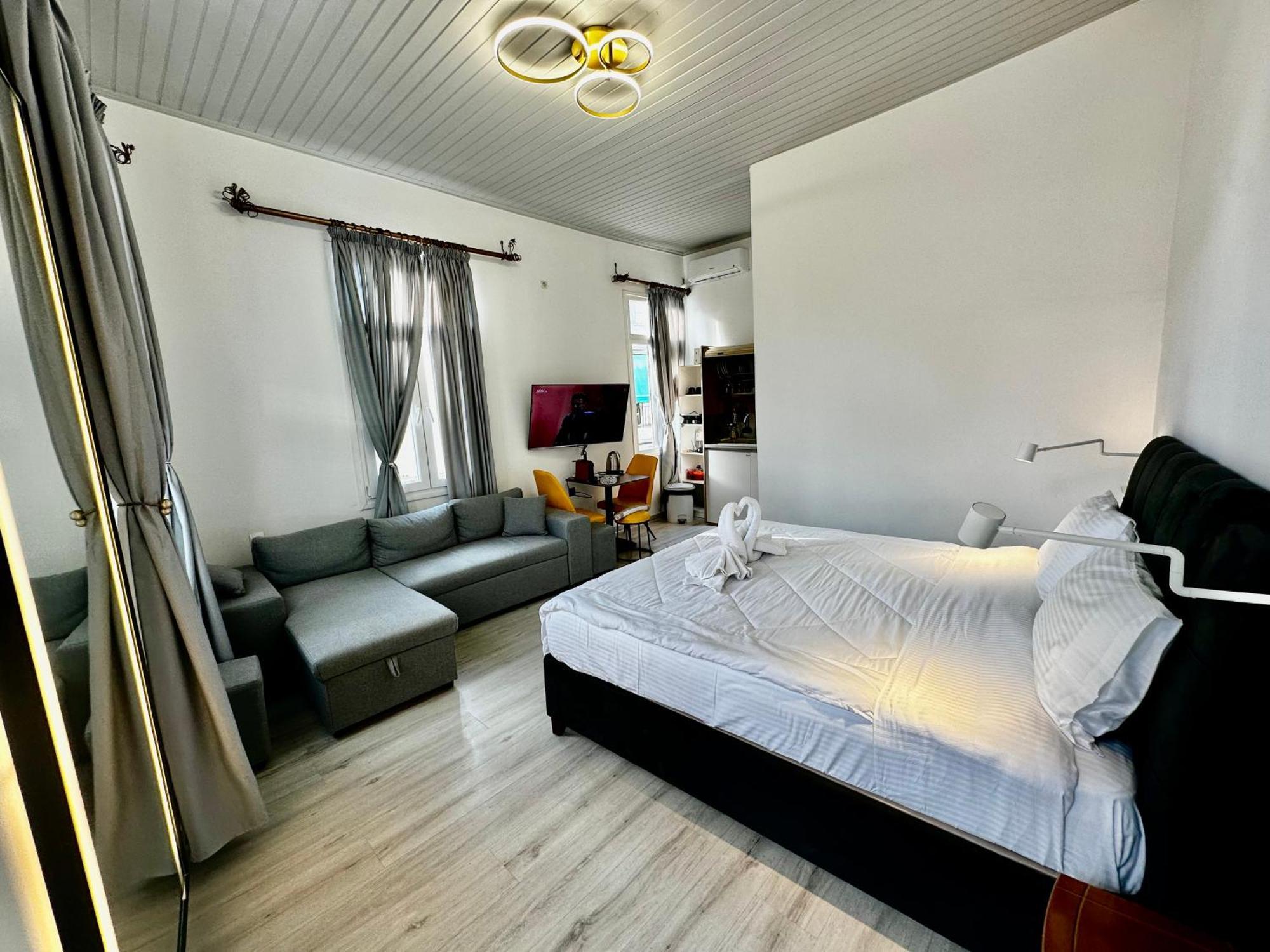 Travelers Luxury Suites, & Corfu (city)
