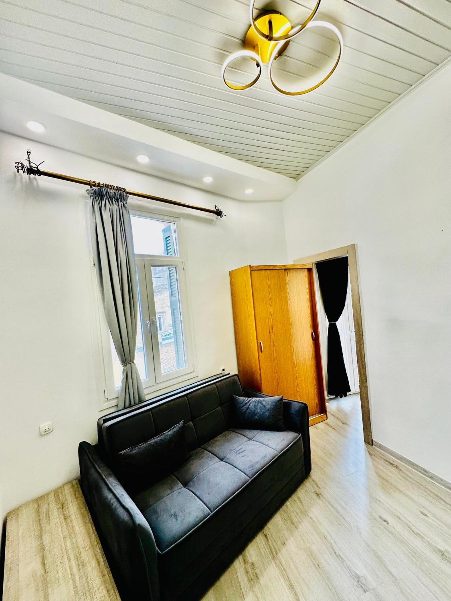 Travelers Luxury Suites, & Apartment *