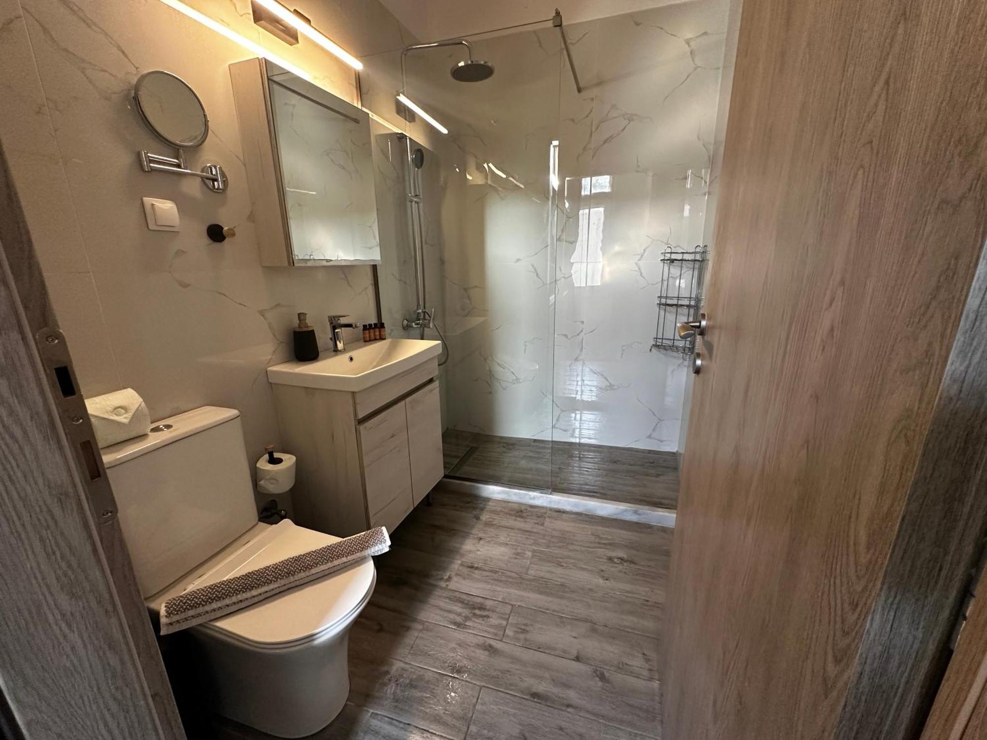 Travelers Luxury Suites, & Corfu (city)