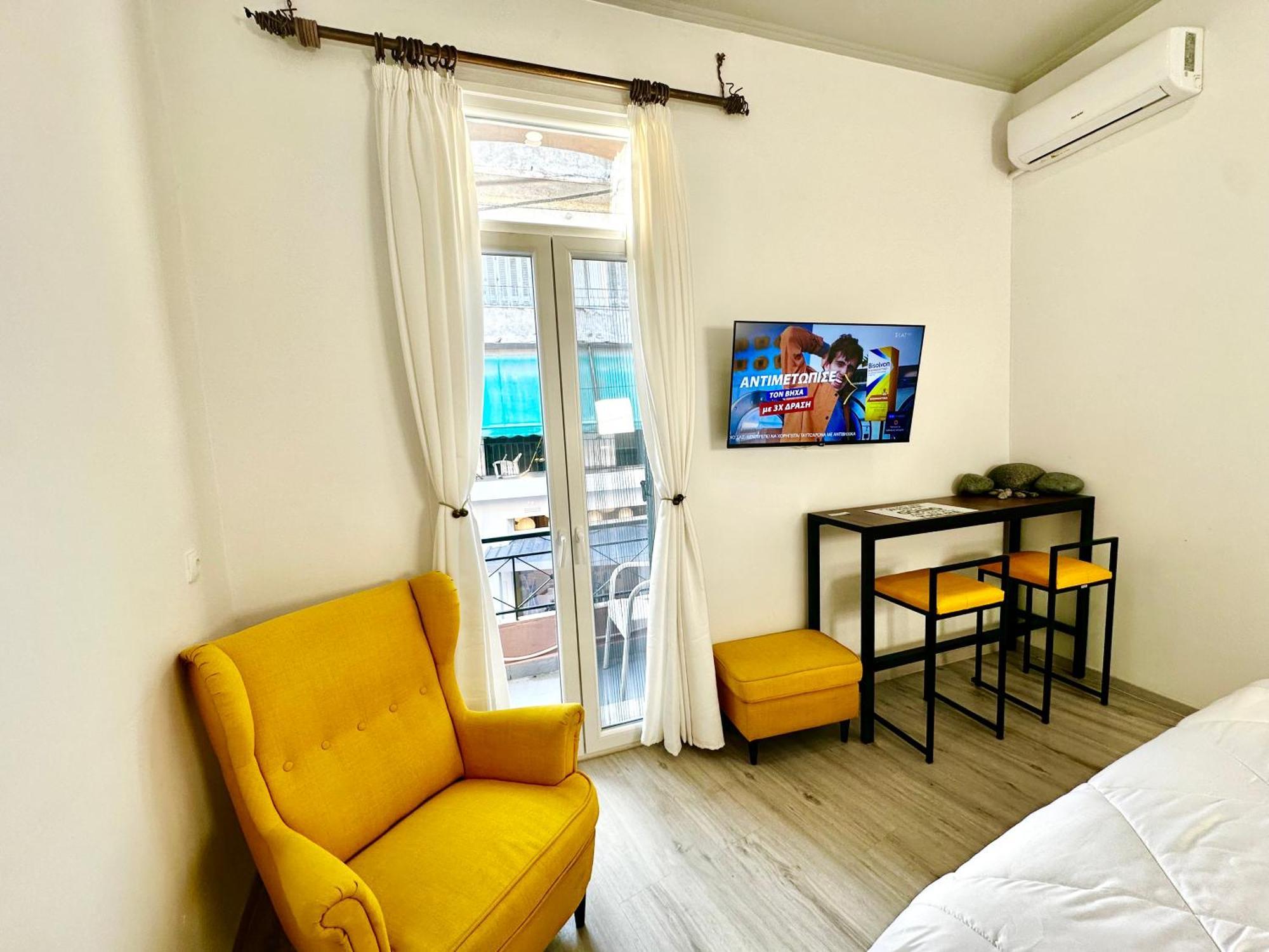 Travelers Luxury Suites, & Apartment *