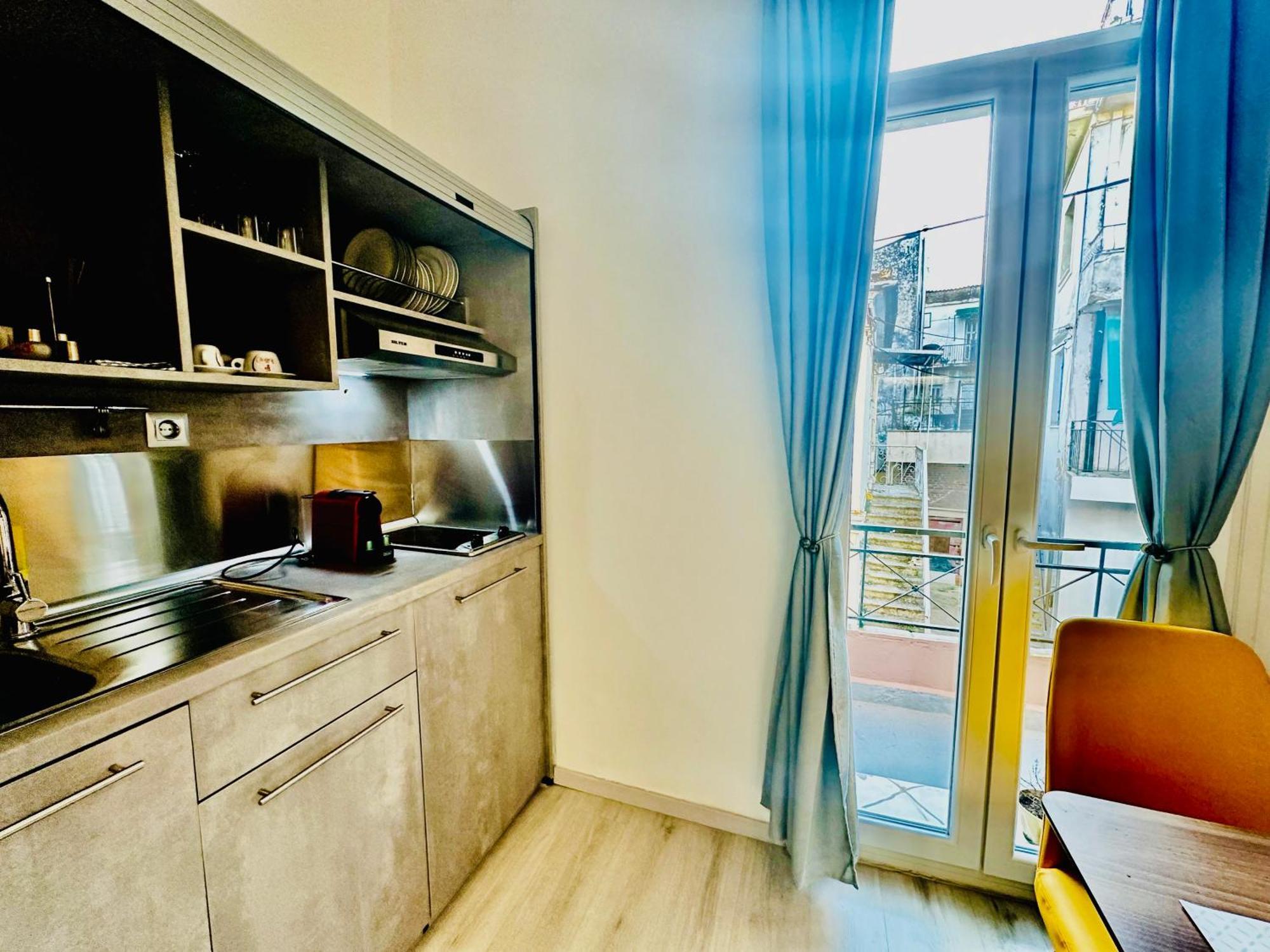 Apartment Travelers Luxury Suites, &